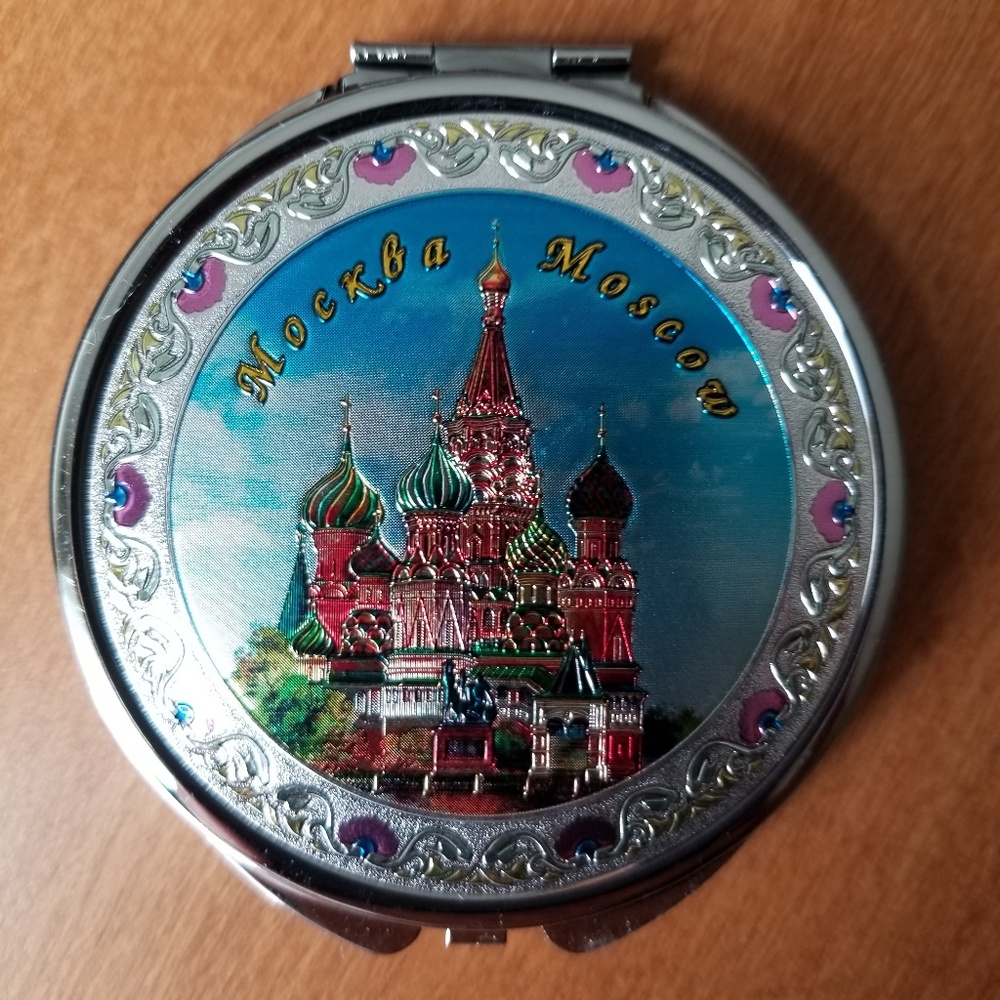 souvenir mirror with Moscow view